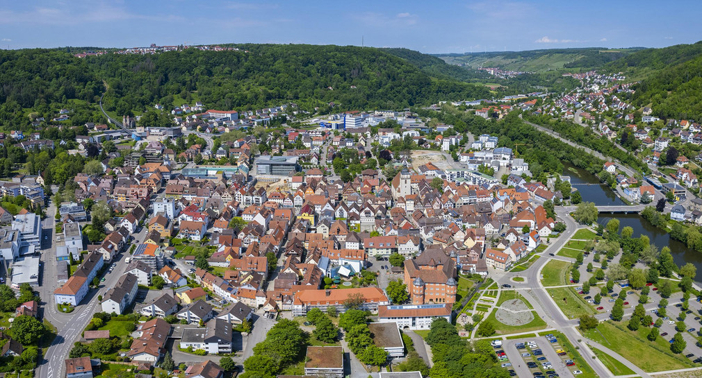 Lufbildaufnahme auf die Stadt Künzelsau