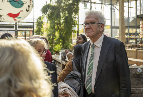 Auslandsreise Kretschmann auf Delegationsreise in Paris Ministerpräsident Winfried Kretschmann im Start-up-Campus Station F in Paris (Bild: Staatsministerium Baden-Württemberg)