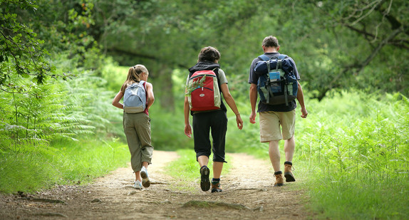 Wandernde Familie