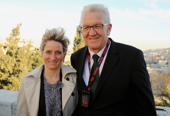 DELEGATIONSREISE Reise nach Israel und in die Palästinensischen Gebiete Ministerpräsident Winfried Kretschmann (r.) und Wirtschaftsministerin Nicole Hoffmeister-Kraut (l.)