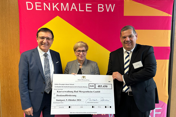 Von links: Prof. Dr. Wolfgang Reinhart MdL, Nicole Razavi MdL (Ministerin für Landesentwicklung und Wohnen), Sven Dell (Direktor Kurverwaltung Bad Mergentheim GmbH)