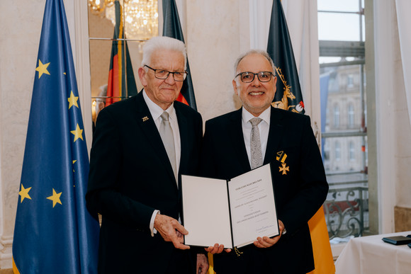 Ministerpräsident Winfried Kretschmann (links) und Dr. Klaus Michael Rückert (rechts)