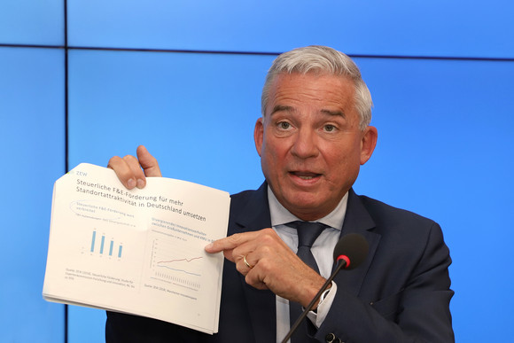 Pressekonferenz Landesregierung nimmt bei Innovation Tempo auf Innenminister Thomas Strobl (Bild: Staatsministerium Baden-Württemberg)