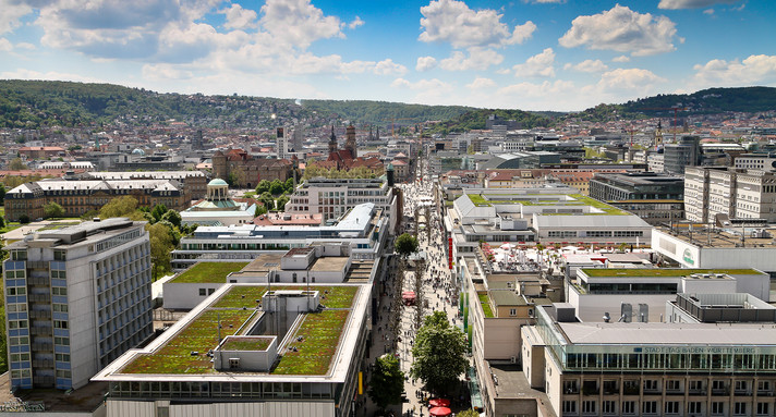 Stadtansicht mit Königstraße in Stuttgart von oben