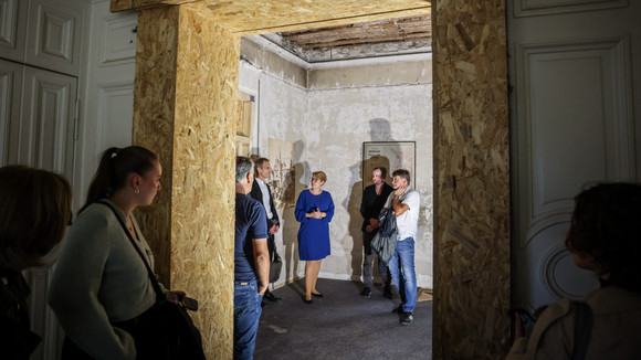 Denkmalreise Staatssekretärin Lindlohr besichtigt Villa Knosp in Stuttgart Staatssekretärin Andrea Lindlohr besucht die Villa Knosp in Stuttgart