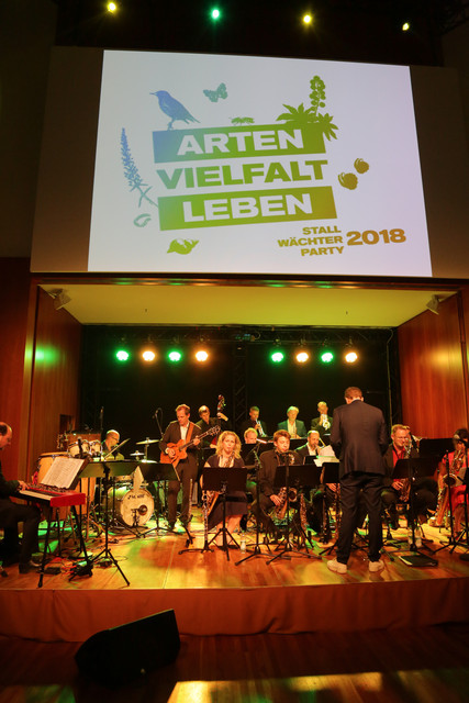 Stallwächterparty 2018 ARTEN VIELFALT LEBEN Musikalisch wurde die Stallwächterparty auch von der SAP-Bigband unter der Leitung von Thomas Siffling umrahmt.