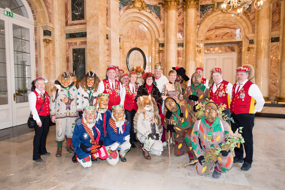 Fastnacht Närrischer Staatsempfang der Landesregierung Gruppenbild mit der Narrenvereinigung Kleggau