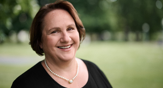 Ministerin Theresa Schopper