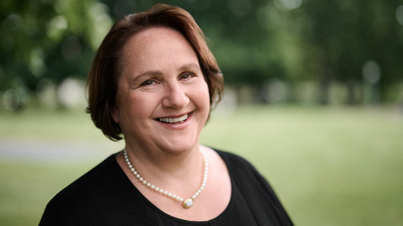Ministerin Theresa Schopper