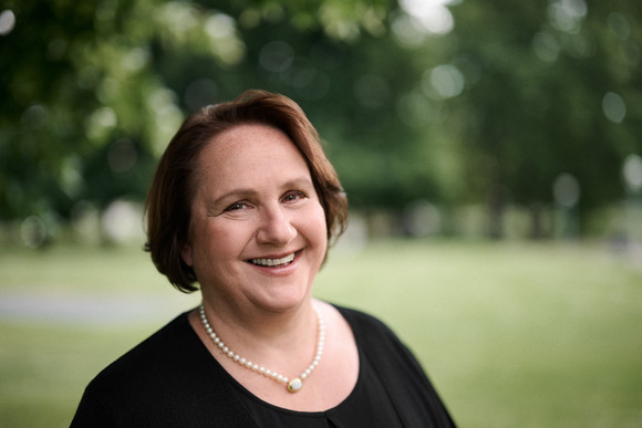 Ministerin Theresa Schopper