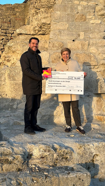 v.l.: Ignazio Ceffalia, Oberbürgermeister der Stadt Geislingen an der Steige, und Ministerin Nicole Razavi MdL