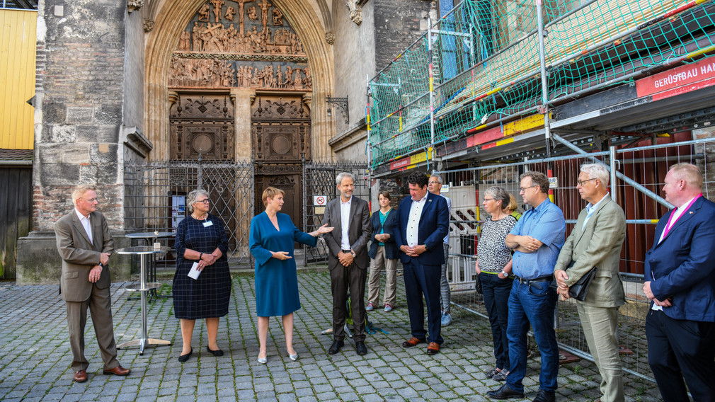 Staatssekretärin Andrea Lindlohr MdL besucht das Ulmer Münster