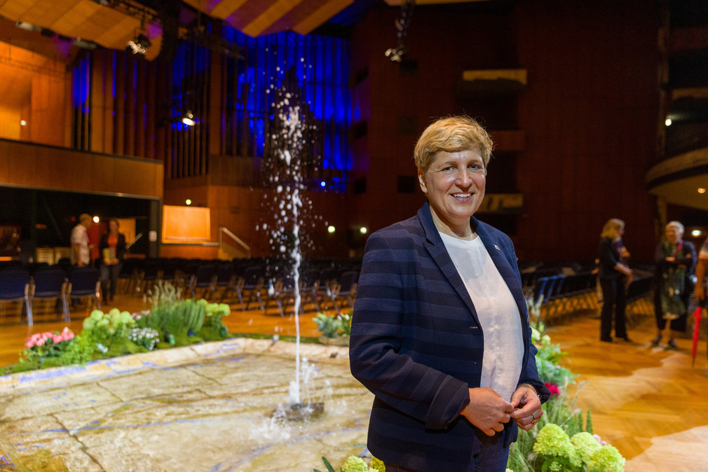 Ministerin Nicole Razavi MdL besucht die Liederhalle in Stuttgart