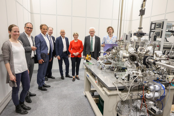 Forschung Land startet Offensive in der Quantentechnologie Auftaktveranstaltung zur Dachmarke „QuantumBW“ am Zentrum für Angewandte Quantentechnologie der Universität Stuttgart