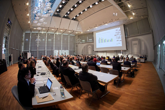 Auftakt der Veranstaltung „Das Flächensparziel der Landesregierung“ in der Karl-König-Halle im Haus der Wirtschaft