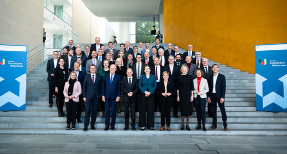 Gruppenfoto am Bündnistag bezahlbares Wohnen in Berlin
