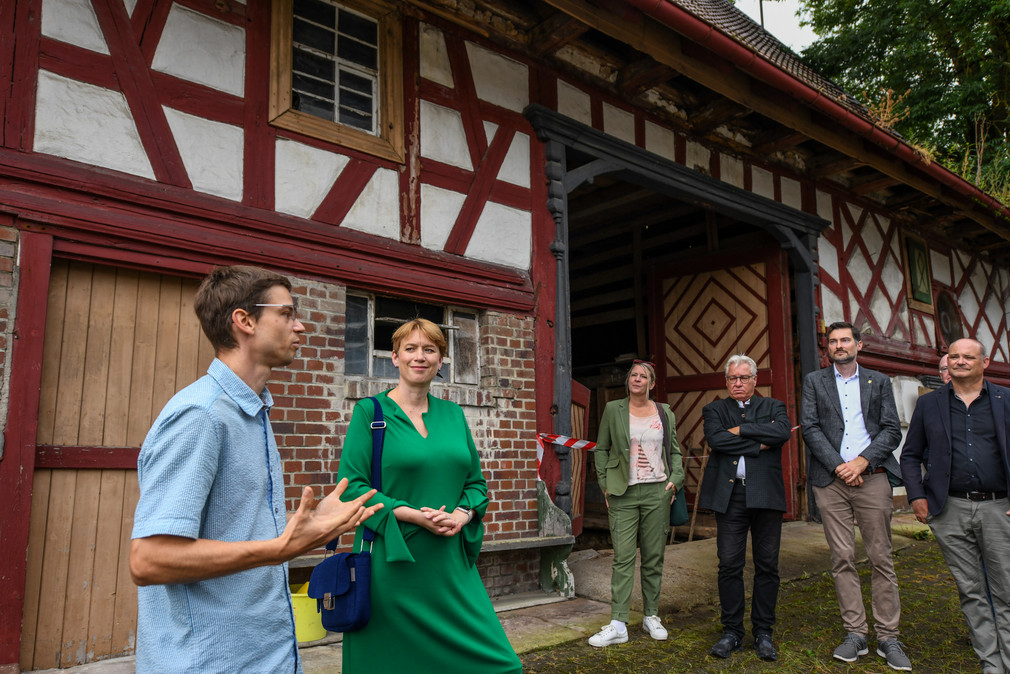 Staatssekretärin Andrea Lindlohr MdL besucht den Störz-Hof in Flözlingen