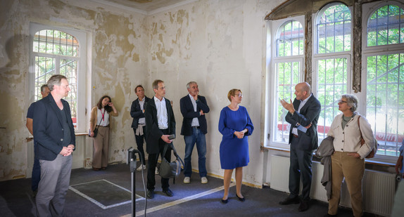 Staatssekretärin Andrea Lindlohr besucht die Villa Knosp in Stuttgart