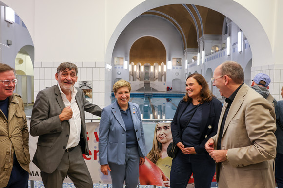 Ministerin Nicole Razavi MdL (Mitte) bei der Nacht des offenen Denkmals in Mannheim