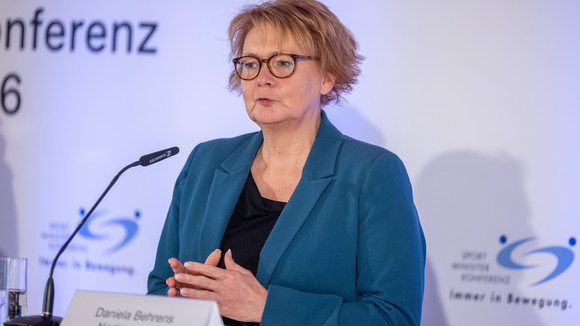 Niedersachsens Sportministerin Daniela Behrens (Sprecherin für die A-Länder) spricht auf der Pressekonferenz zum Abschluss der 54. Sportministerkonferenz.