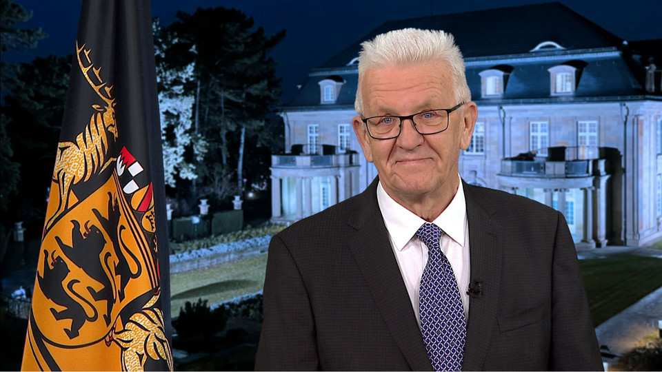 Ministerpräsident Winfried Kretschmann bei seiner Ansprache zum Jahreswechsel 2024/2025