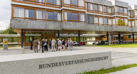 Ministerin Nicole Razavi MdL besucht das Bundesverfassungsgericht in Karlsruhe. 