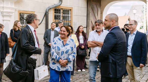 Ministerin Theresa Schopper besucht Schloss Brenz und die benachbarte Galluskirche in Sontheim an der Brenz.