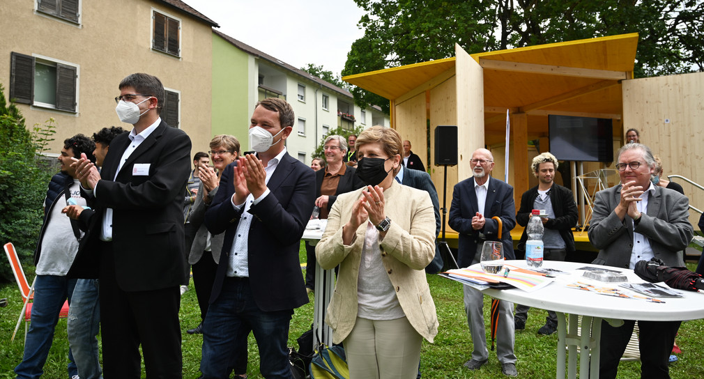 Ministerin Nicole Razavi eröffnet das Reallabor Wohnen in Stuttgart-Rot
