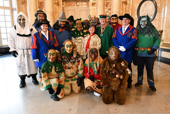 Fastnacht Närrischer Staatsempfang der Landesregierung Gruppenbild mit dem Verband Alb-Bodensee-oberschwäbischer Narrenvereine