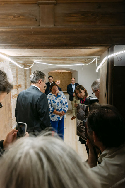 Ministerin Theresa Schopper besucht Schloss Brenz und die benachbarte Galluskirche in Sontheim an der Brenz.