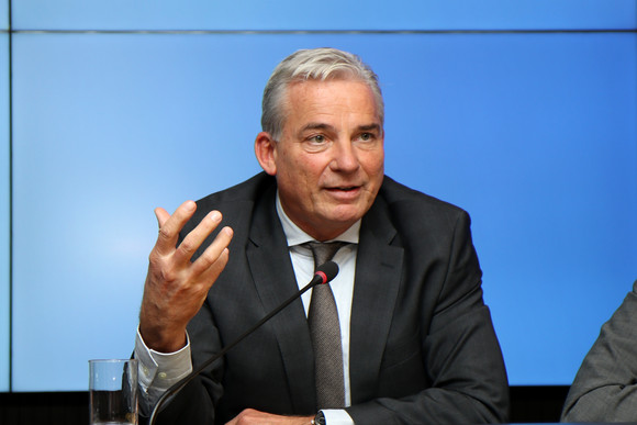 Pressekonferenz Digitalisierungsstrategie digital@bw startet Digitalisierungsminister Thomas Strobl