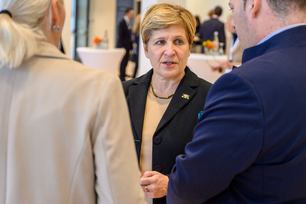 Nicole Razavi MdL, Ministerin für Landesentwicklung und Wohnen Baden-Württemberg und Vorsitzende der Bauministerkonferenz, bei der 142. Bauministerkonferenz in Baden-Baden