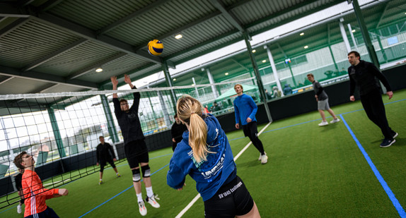 Volleyballspielerinnen und -spieler in der geförderten MC Arena