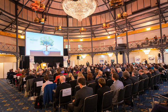 Konferenz Zwischenbilanz des Forums Gesundheitsstandort Teilnehmerinnen und Teilnehmer des Forums Gesundheitsstandort (Bild: Staatsministerium Baden-Württemberg)