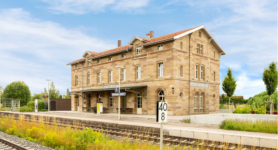 Staatspreis Baukultur 2024: Anerkennung in der Kategorie Gewerbe-/Industriebau, Bahnhofsgebäude Ilshofen