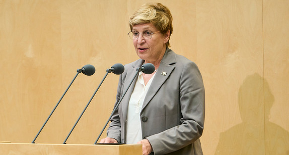 Ministerin Nicole Razavi MdL spricht im Bundesrat