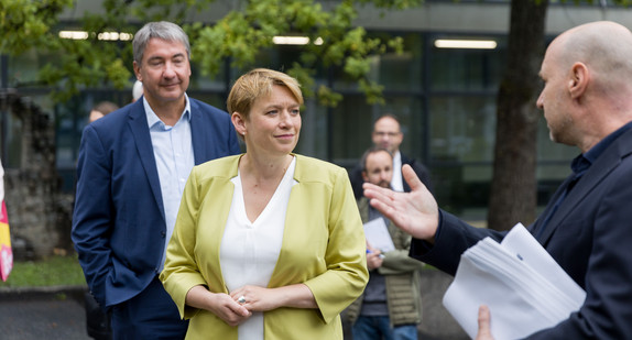 Staatssekretärin Andrea Lindlohr besucht das Gymnasium am Deutenberg in Villingen-Schwenningen