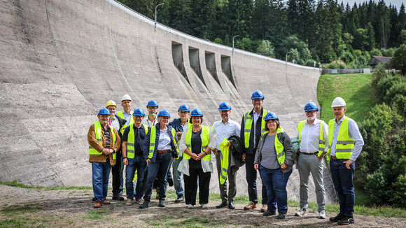 Ministerin Theresa Schopper besucht die historische Pumpspeicheranlage des Schluchseewerkes im Rahmen der Denkmalreise 2026.