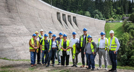 Ministerin Theresa Schopper besucht die historische Pumpspeicheranlage des Schluchseewerkes im Rahmen der Denkmalreise 2026.