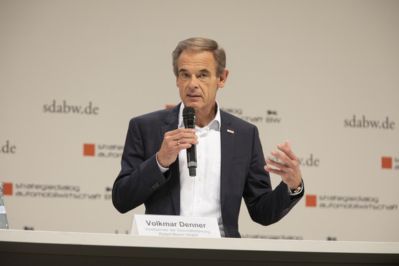 Mobilität Zwischenbilanz des Strategiedialogs Automobilwirtschaft Volkmar Denner, Vorsitzender der Geschäftsführung der Robert Bosch GmbH (Bild: e-mobil BW / Studio KD Busch)