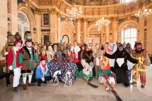 Fastnacht Närrischer Staatsempfang der Landesregierung Gruppenbild mit der Vereinigung Schwäbisch-Alemannischer Narrenzünfte e. V.