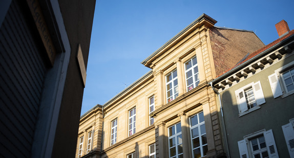 Altbauwohnblock in der Stadt Karlsruhe