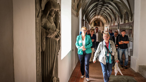 Staatssekretärin Lindlohr im Zisterzienserinnenkloster in Heiligkreuztal