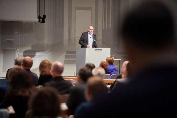 Dr. Ansgar Schmitz-Veltin, Leiter des Referats „Raumbeobachtung“ im Ministerium für Landesentwicklung und Wohnen, zu aktuellen Befunden aus der Raumbeobachtung