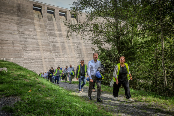 Ministerin Theresa Schopper besucht die historische Pumpspeicheranlage des Schluchseewerkes im Rahmen der Denkmalreise 2026. 