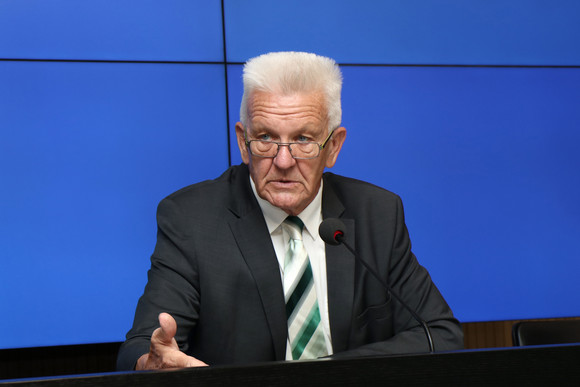 Pressekonferenz Energiepreisbericht 2017 vorgestellt Ministerpräsident Winfried Kretschmann