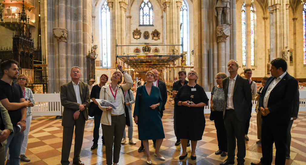 Staatssekretärin Andrea Lindlohr MdL besucht das Ulmer Münster