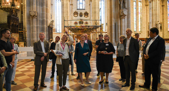 Staatssekretärin Andrea Lindlohr MdL besucht das Ulmer Münster