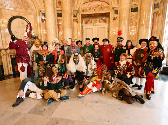 Gruppenbild mit dem Narrenring Alb-Lauchert 