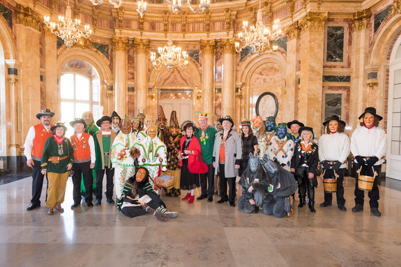 Fastnacht Närrischer Staatsempfang der Landesregierung Gruppenbild mit dem Narrenfreundschaftsring Zollern-Alb